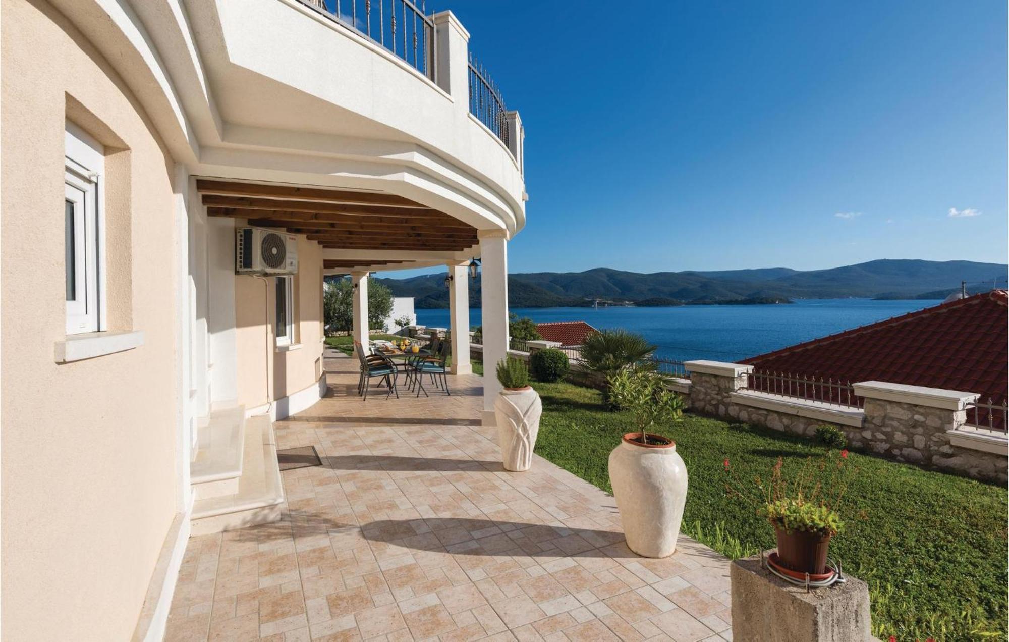 Lovely Apartment In Komarna With House Sea View Klek Bagian luar foto